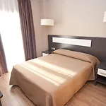 & Jacetania Aparthotel Jaca