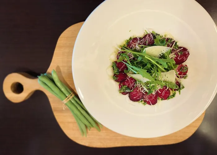 Ξενοδοχείο με διαμερίσματα & Jacetania