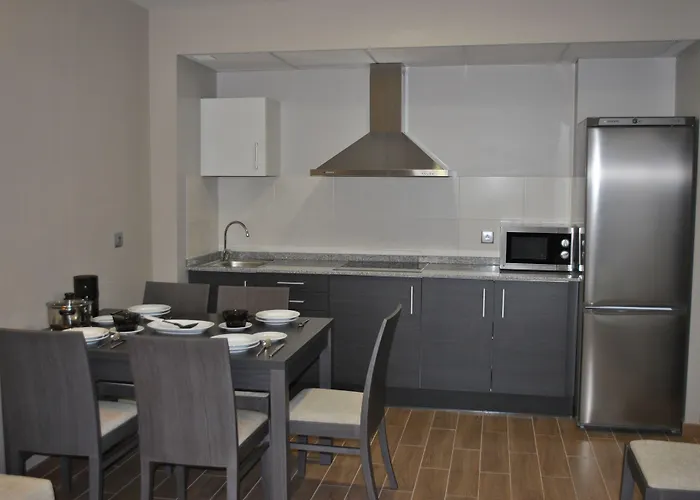 Ξενοδοχείο με διαμερίσματα & Jacetania 3*