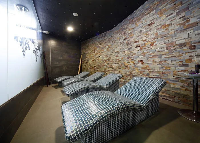 Ξενοδοχείο με διαμερίσματα & Jacetania