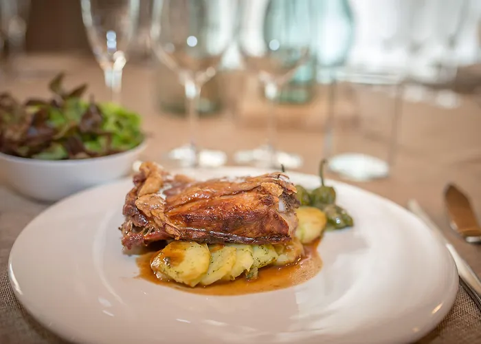 & Jacetania Χάκα