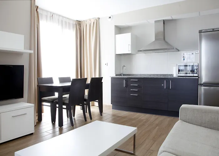 & Jacetania Χάκα