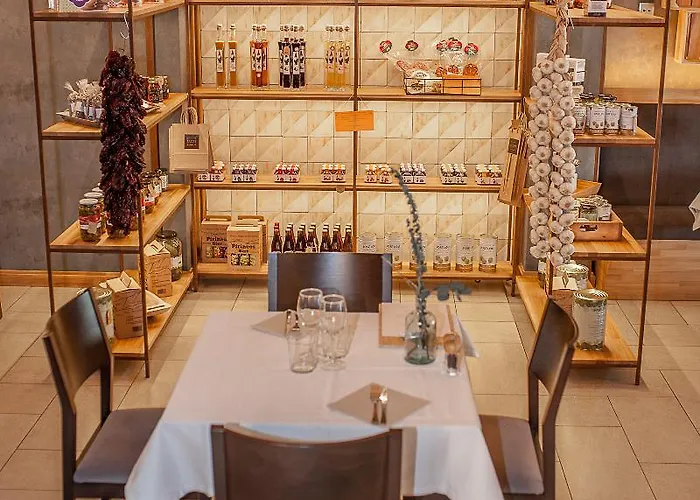 Ξενοδοχείο με διαμερίσματα & Jacetania 3*